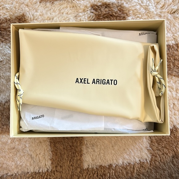 BRAND NEW Axel Arigato White & Black Area Lo Sneakers, size IT 37 - Picture 3 of 8